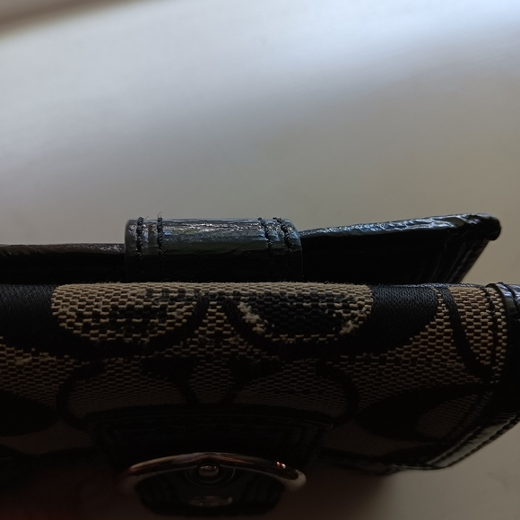 COACH COMPACT WALLET - Picture 3 of 13